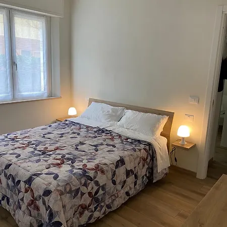 Casa Doni アパート ペザロ